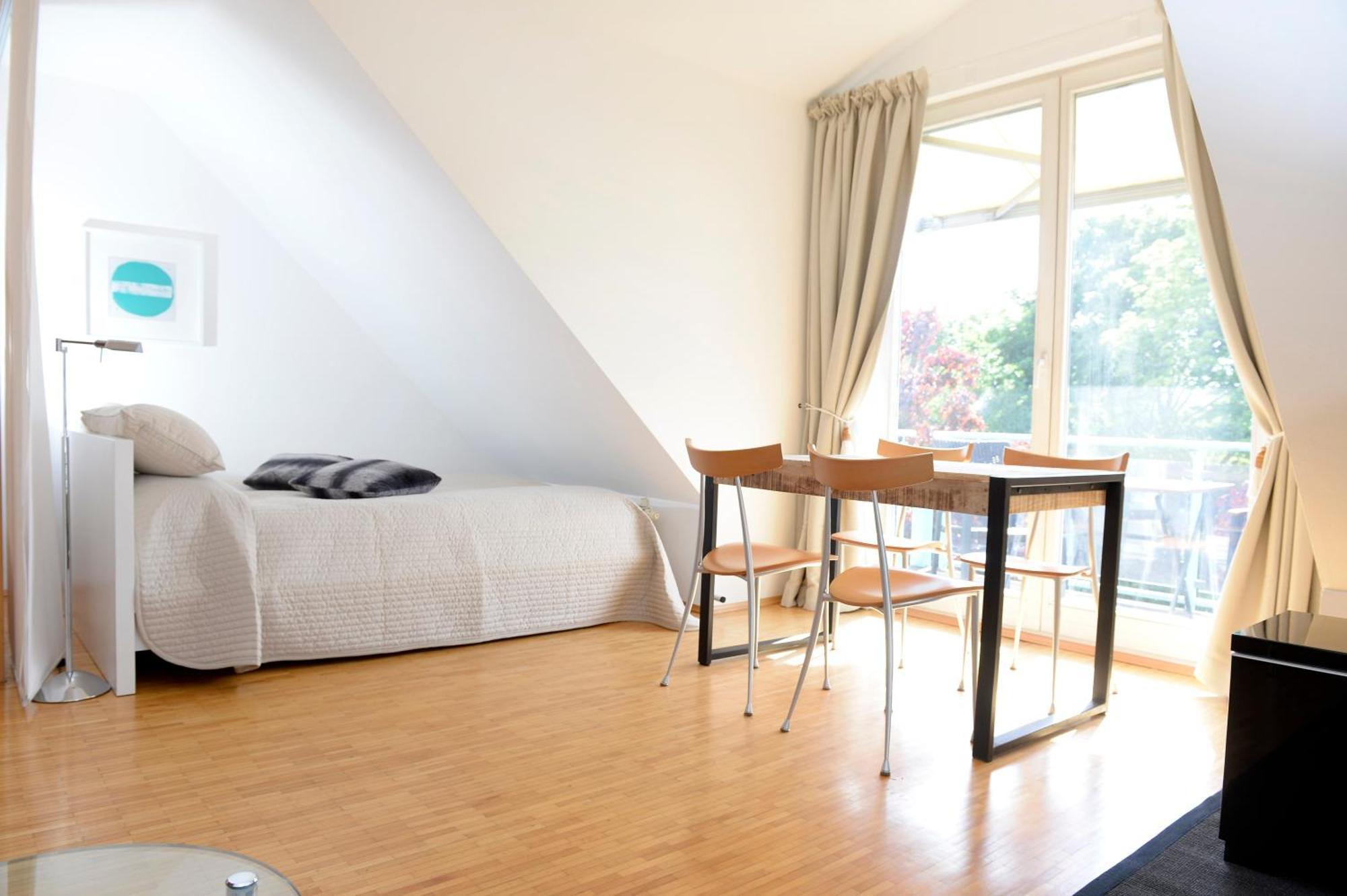 Parkside House Aparthotel 4*