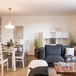 Parkside House Aparthotel