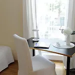 Parkside House Aparthotel 4*